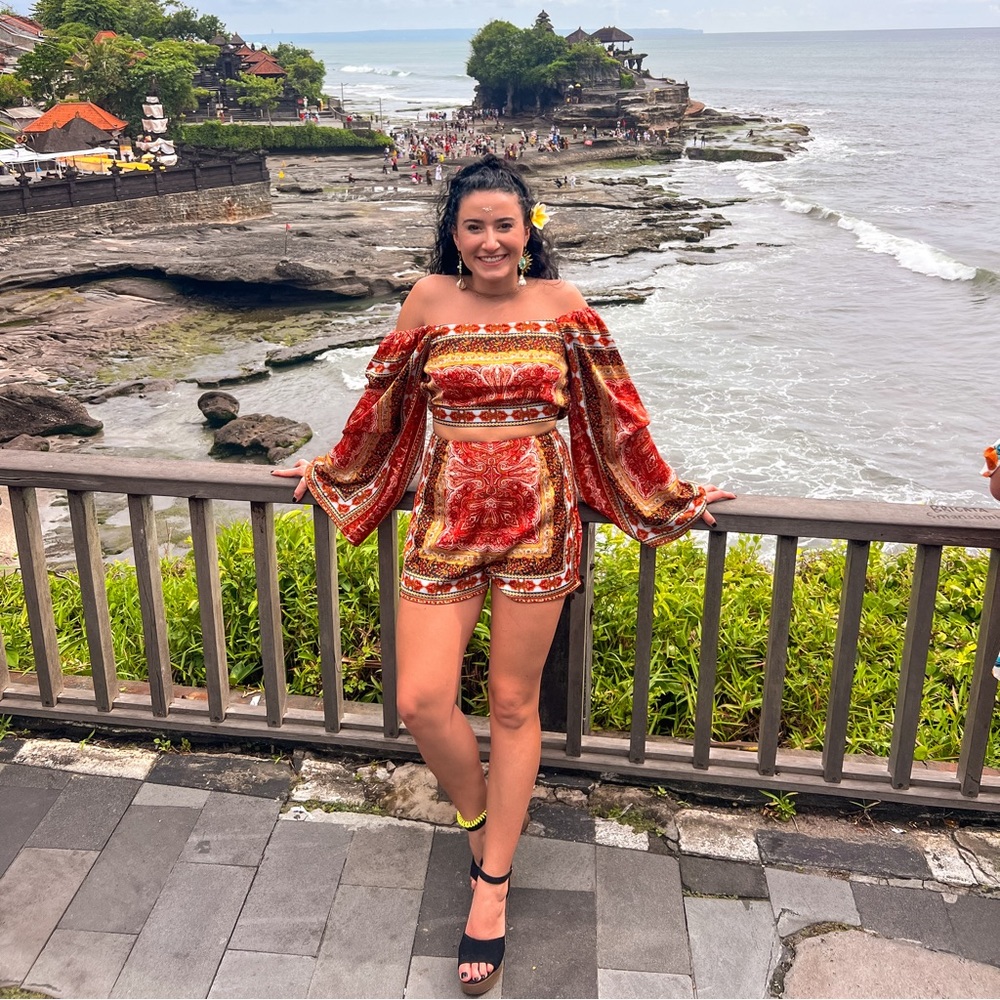 Vici vacay short & off muti wear crop top set